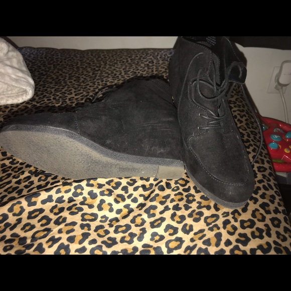 Black Wedge - Picture 1 of 3